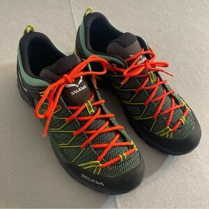 Salewa MTN Trainer Lite GoreTex Women’s 9.5 Hiking Shoes Feld Green Fluo Coral